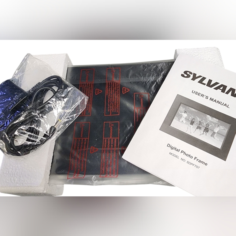 Sylvania Digital Photo Frame 7in  *NWT* - Picture 3 of 7